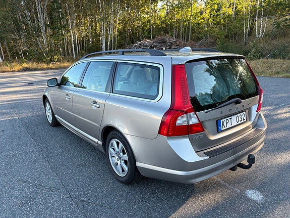 Volvo V70 4 of 12