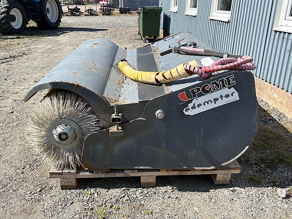 Pome VOLVO L 35 2 of 5