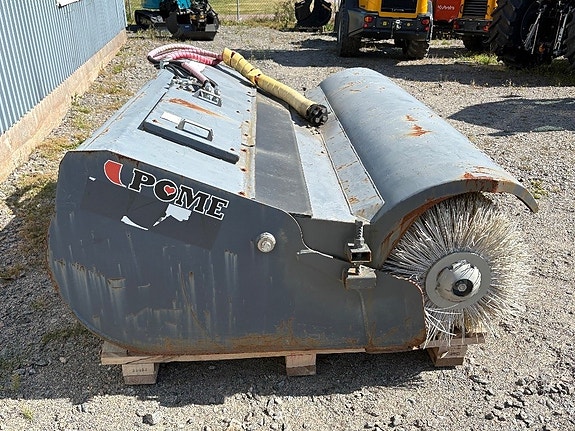 Pome VOLVO L 35 4 of 5