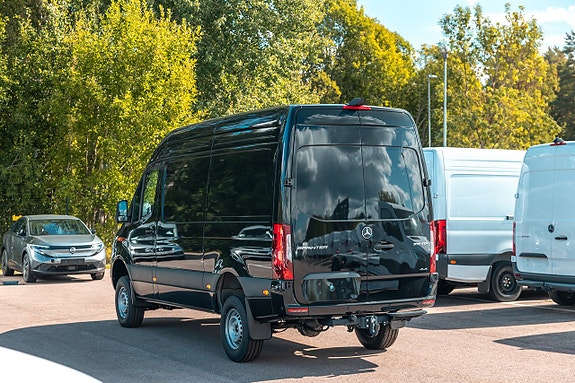 Mercedes-Benz Sprinter 319 3 of 6