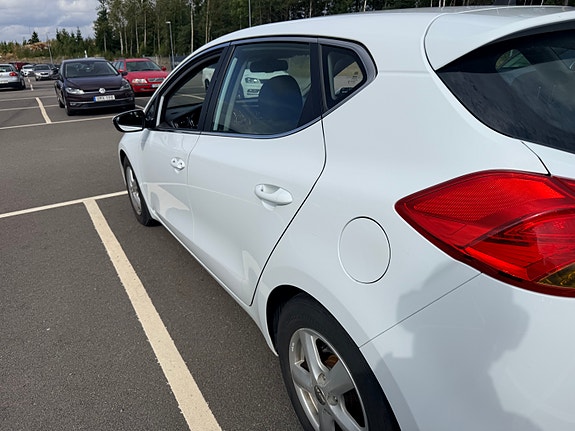 Kia Ceed 4 of 11