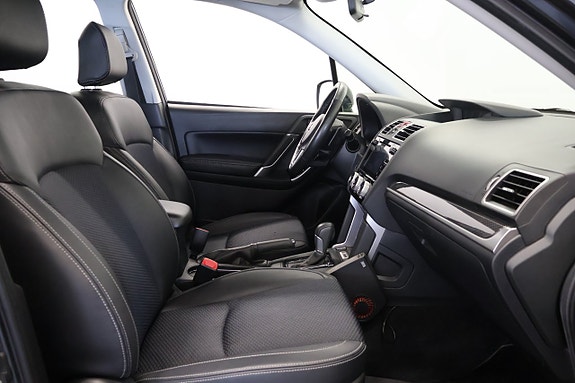 Subaru Forester 3 of 8