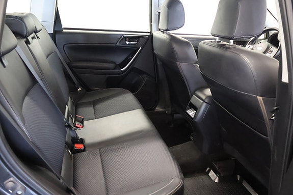 Subaru Forester 4 of 8