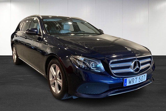 Mercedes-Benz E220 2 of 14