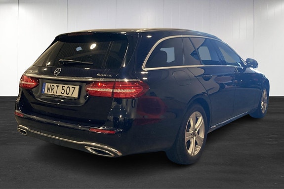 Mercedes-Benz E220 4 of 14