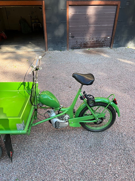 Crescent Packmoped 3 of 4