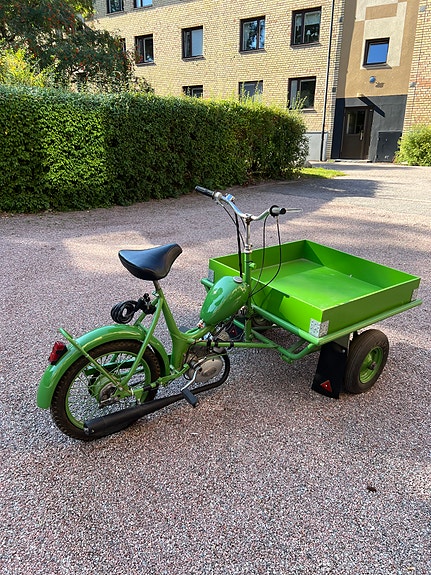 Crescent Packmoped 2 of 4