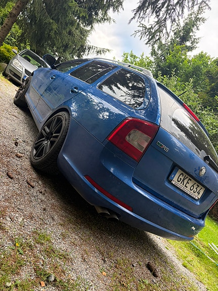 Skoda Octavia 2 of 8