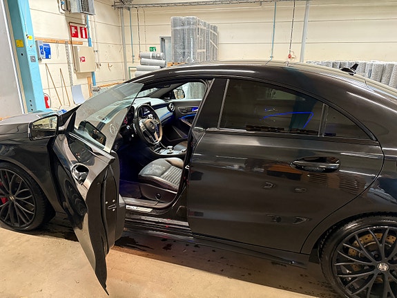 Mercedes-Benz CLA45 4 of 5