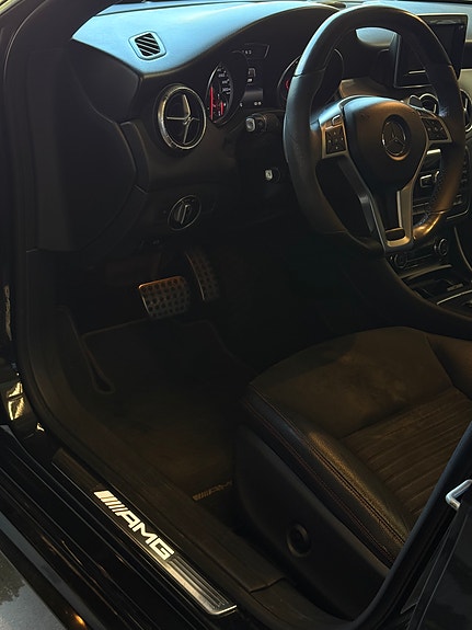 Mercedes-Benz CLA45 5 of 5