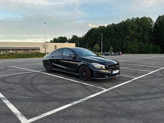 Mercedes-Benz CLA45 2 of 5
