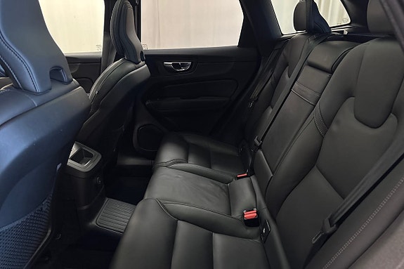 Volvo XC60 12 of 23