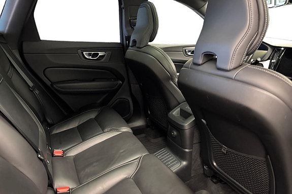 Volvo XC60 11 of 23
