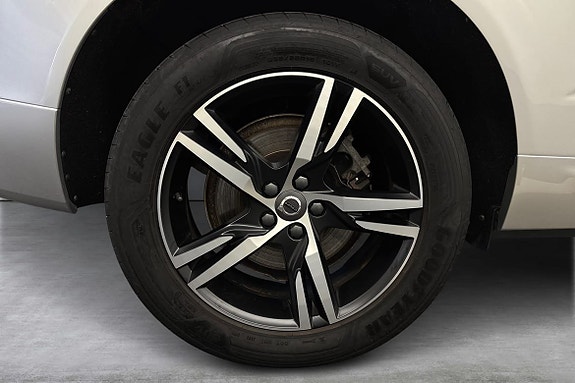 Volvo XC60 14 of 23