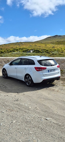 Kia Ceed 3 of 9