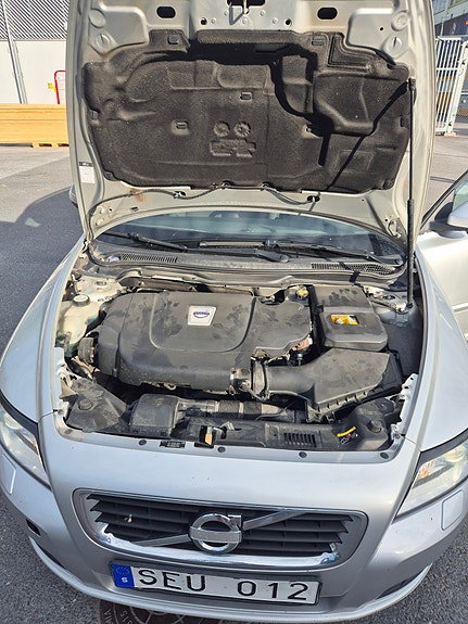 Volvo V50 4 of 6