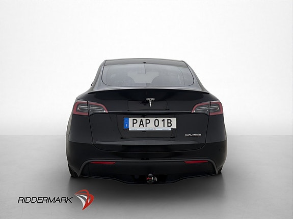 Tesla Model Y 8 of 30