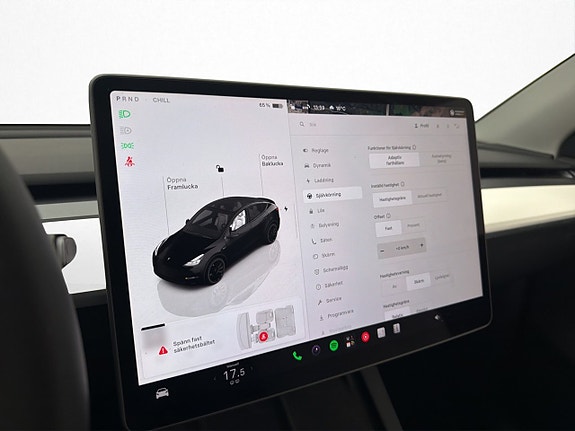 Tesla Model Y 22 of 30