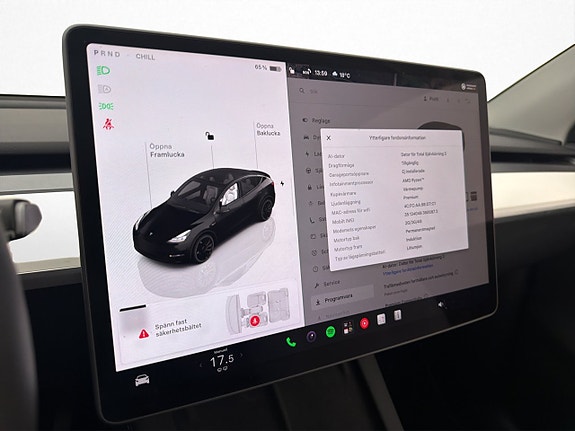 Tesla Model Y 21 of 30