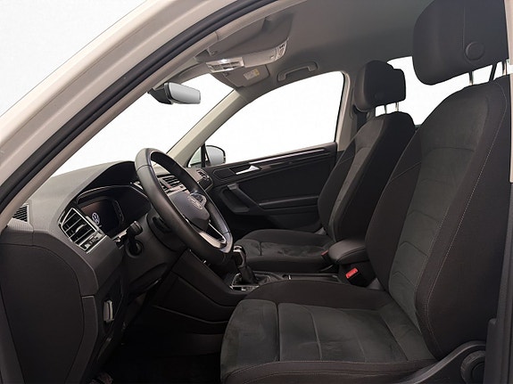 Volkswagen Tiguan 13 of 30