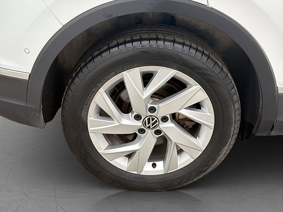 Volkswagen Tiguan 30 of 30