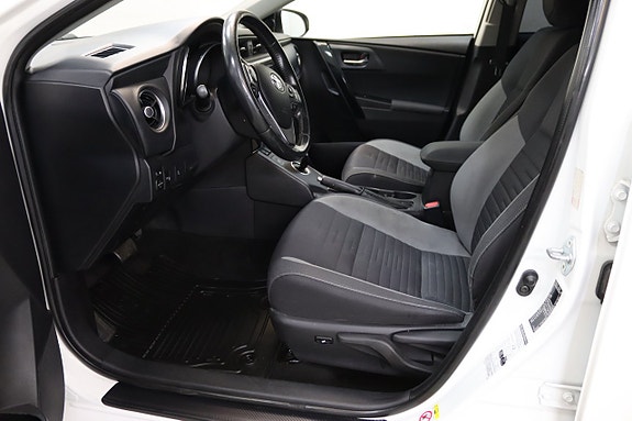 Toyota Auris 10 of 18