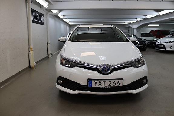 Toyota Auris 4 of 18
