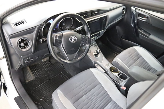 Toyota Auris 11 of 18