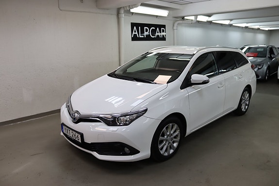 Toyota Auris 3 of 18