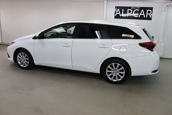 Toyota Auris 9 of 18