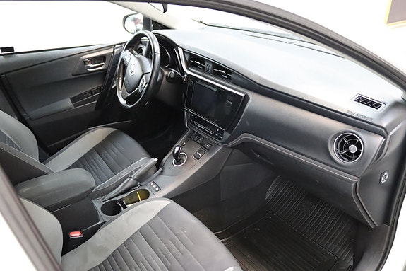 Toyota Auris 14 of 18