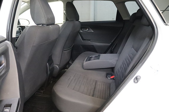 Toyota Auris 12 of 18