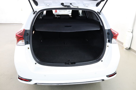 Toyota Auris 15 of 18