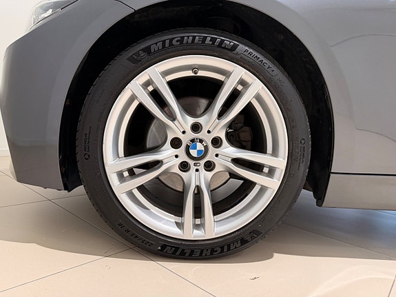 BMW 320d 3 of 13
