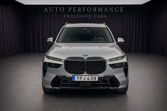 BMW X7 4 of 12