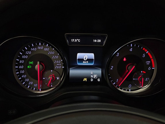 Mercedes-Benz CLA220 d 15 of 21