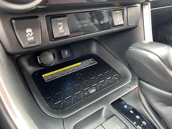Toyota RAV4 12 of 20