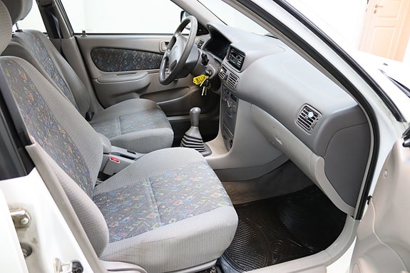 Toyota Corolla 15 of 21