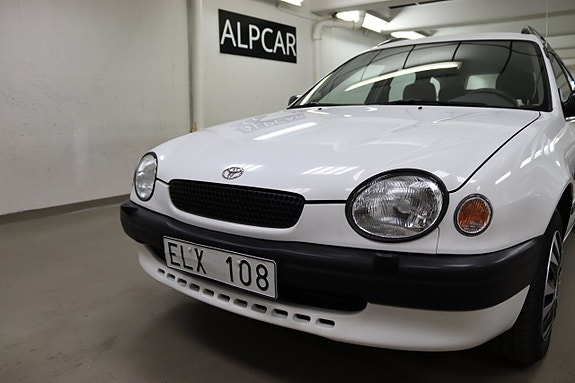 Toyota Corolla 3 of 21
