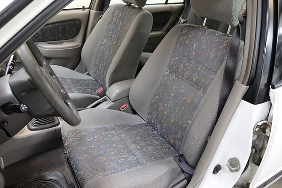 Toyota Corolla 13 of 21