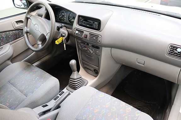 Toyota Corolla 16 of 21