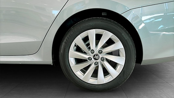 Skoda Octavia 4 of 10