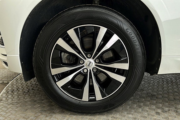 Volvo XC60 12 of 29