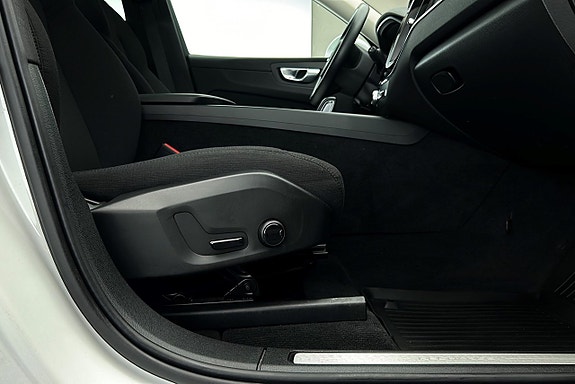 Volvo XC60 17 of 29
