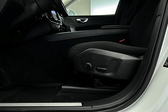 Volvo XC60 16 of 29