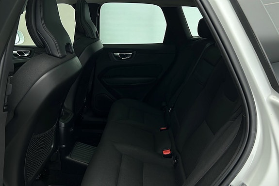 Volvo XC60 13 of 29