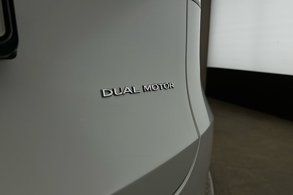 Tesla Model Y 27 of 27
