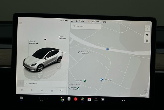 Tesla Model Y 7 of 27