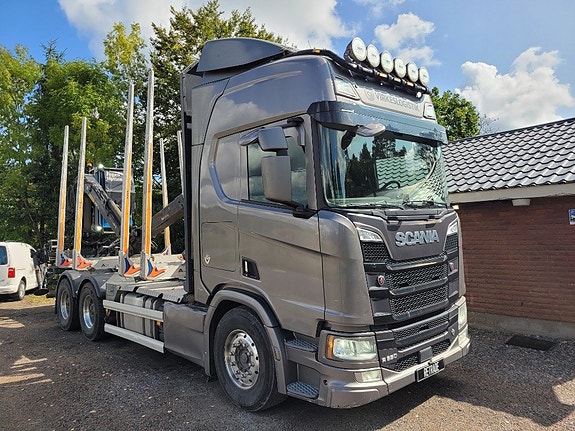 Timmerbil med kran SCANIA R650B6X4NB 2 of 5