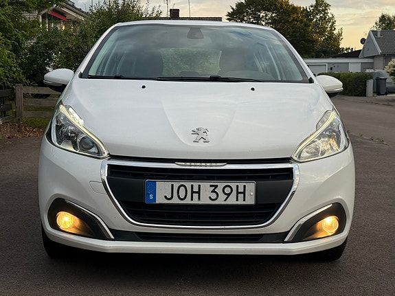 Peugeot 208 11 of 11